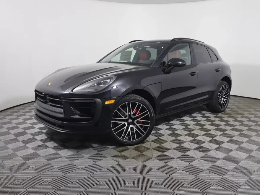2025 Porsche Macan S photo 1