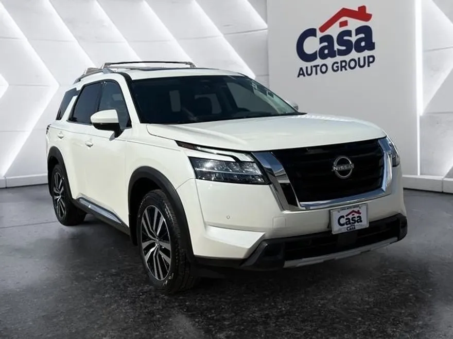 2024 Nissan Pathfinder Platinum photo 1