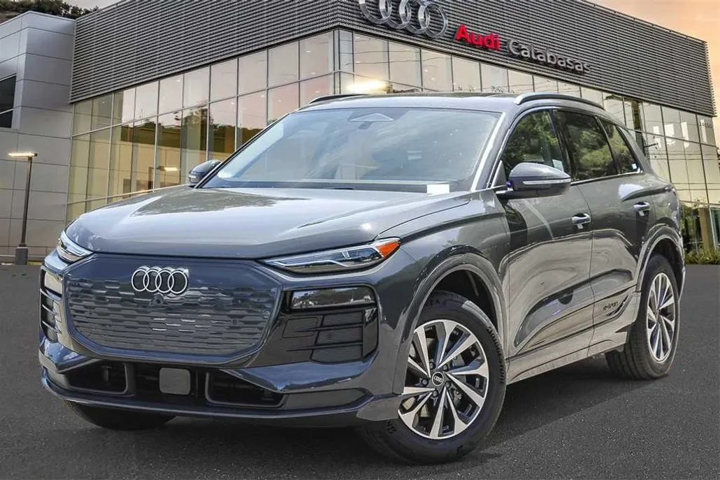 2025 Audi Q6 E-tron Premium photo 1
