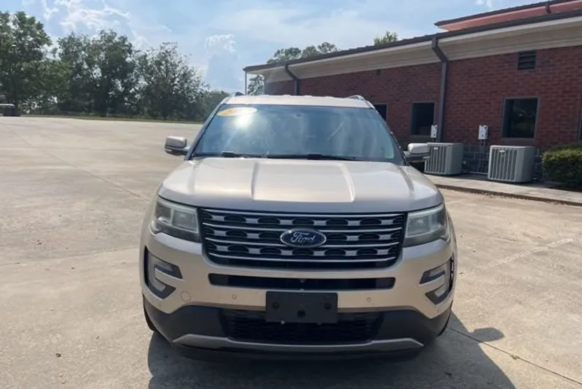 2017 Ford Explorer Limited photo 1