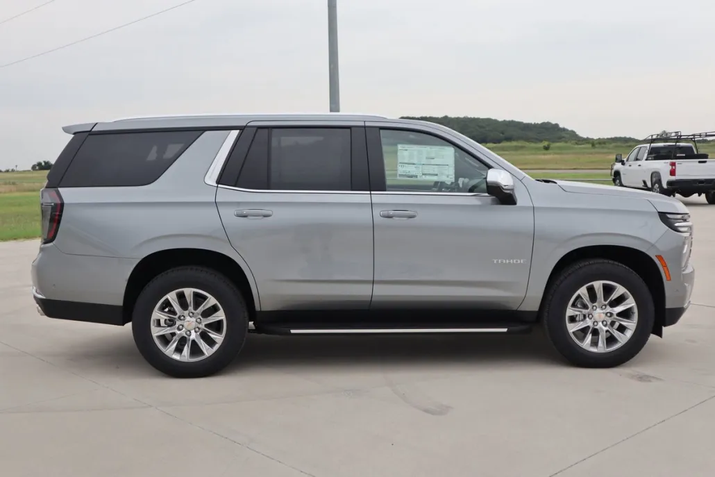 2025 Chevrolet Tahoe Premier photo 1