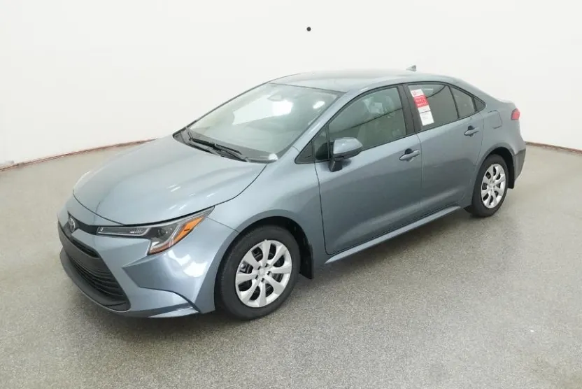 2025 Toyota Corolla LE photo 1