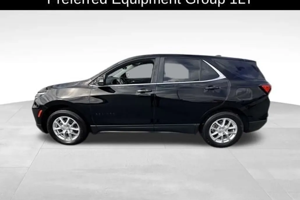 2022 Chevrolet Equinox LT photo 1