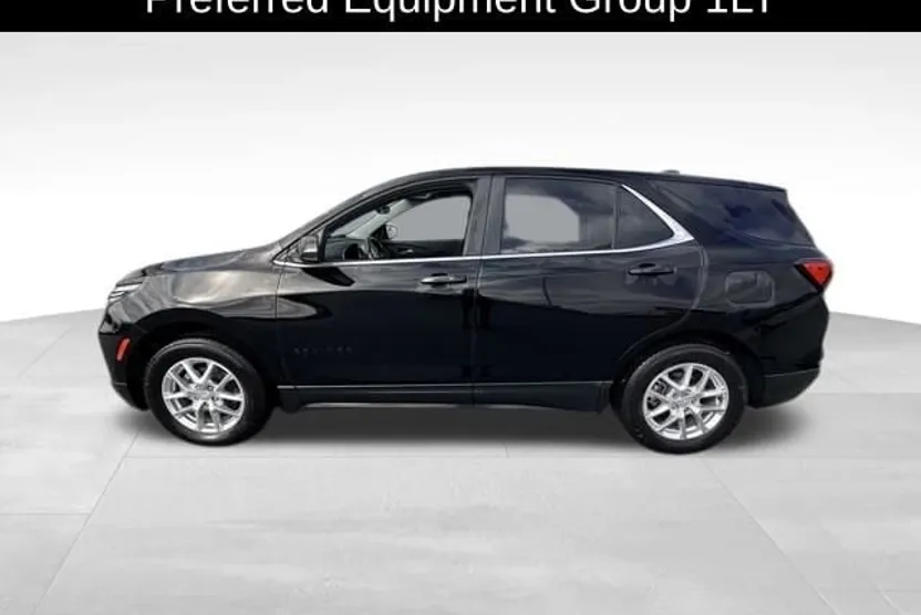 2022 Chevrolet Equinox LT photo 1