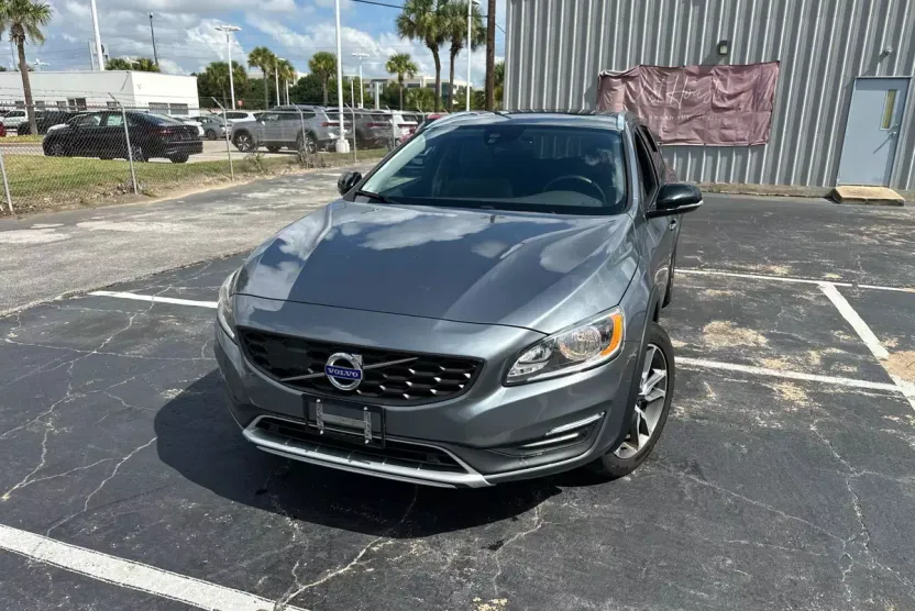 2018 Volvo V60 Cross Country T5 AWD photo 1