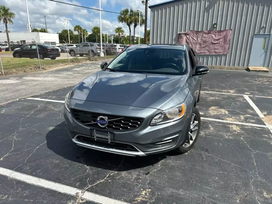2018 Volvo V60 Cross Country T5 AWD photo 1