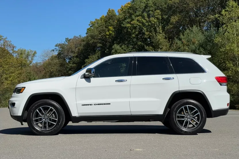 2019 Jeep Grand Cherokee Limited photo 1