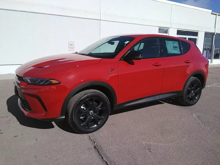 2024 Dodge Hornet GT photo 2