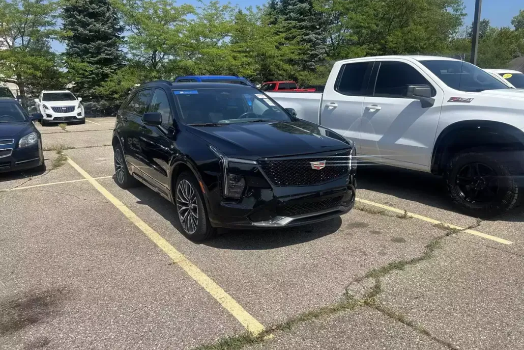 2024 Cadillac XT4 Sport photo 1
