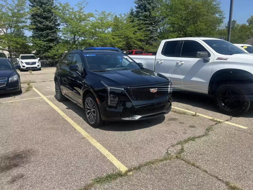 2024 Cadillac XT4 Sport photo 1