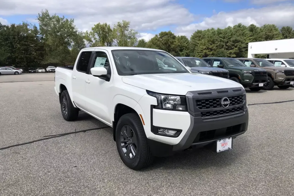 2025 Nissan Frontier SV photo 1