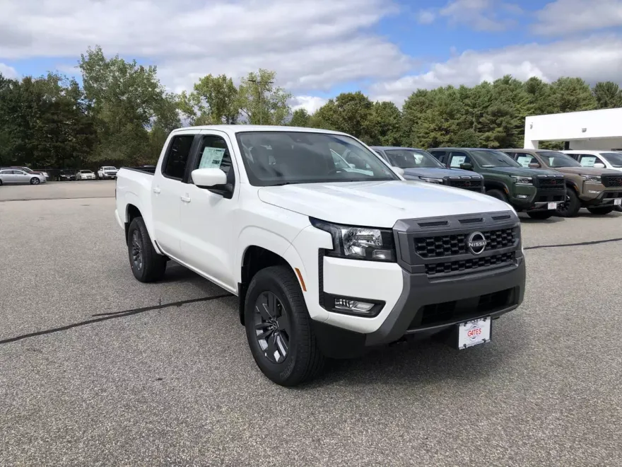 2025 Nissan Frontier SV photo 1