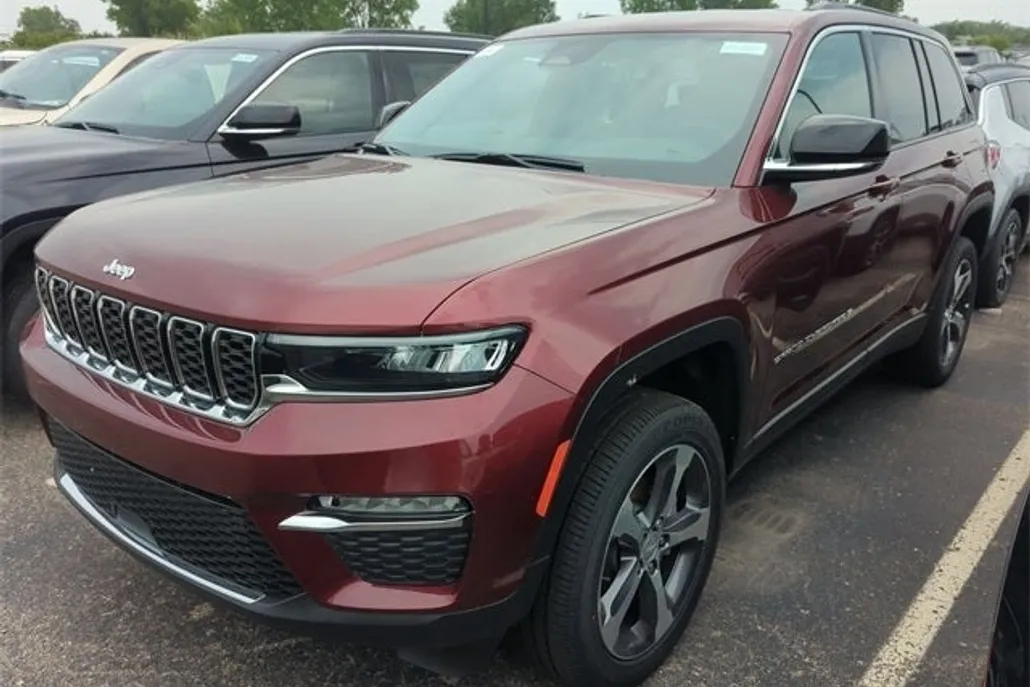 2024 Jeep Grand Cherokee Limited photo 1