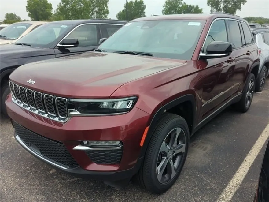 2024 Jeep Grand Cherokee Limited photo 1