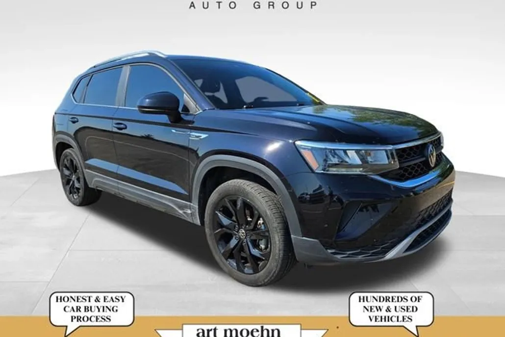 2023 Volkswagen Taos SE photo 1