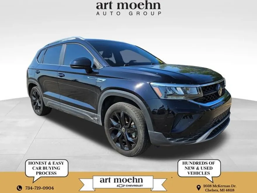 2023 Volkswagen Taos SE photo 1