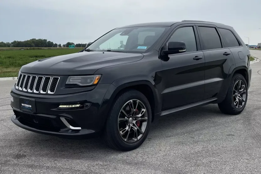 2016 Jeep Grand Cherokee SRT8 photo 1