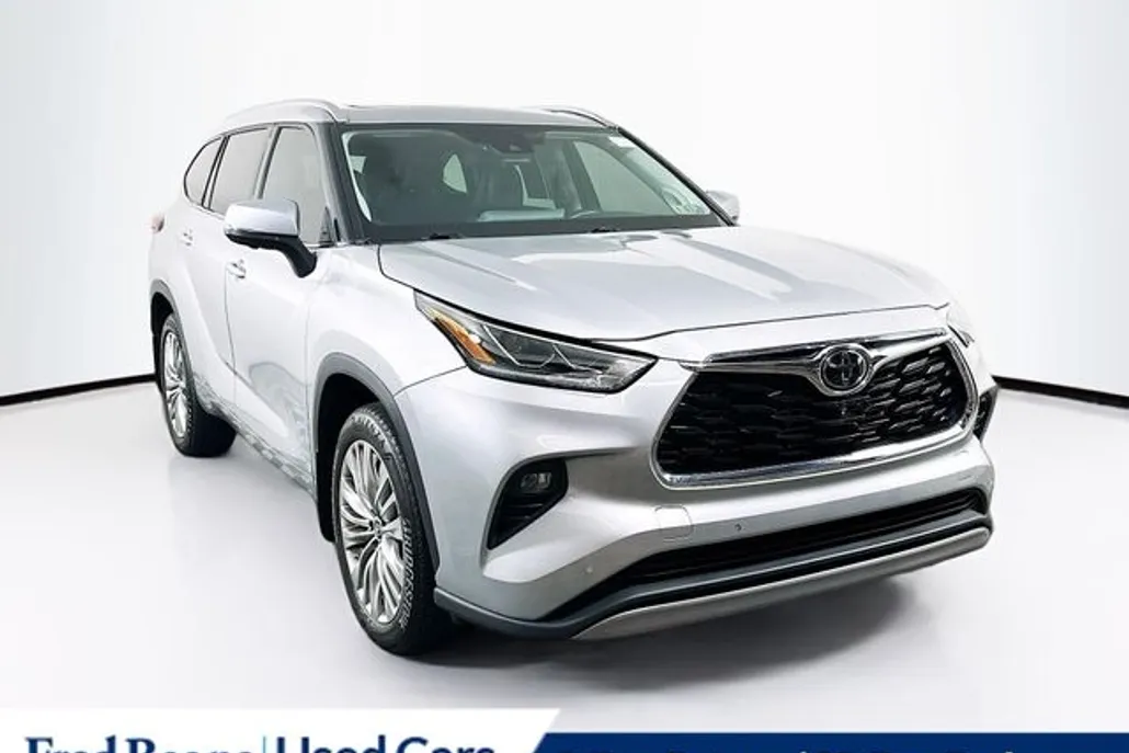 2023 Toyota Highlander Platinum photo 1