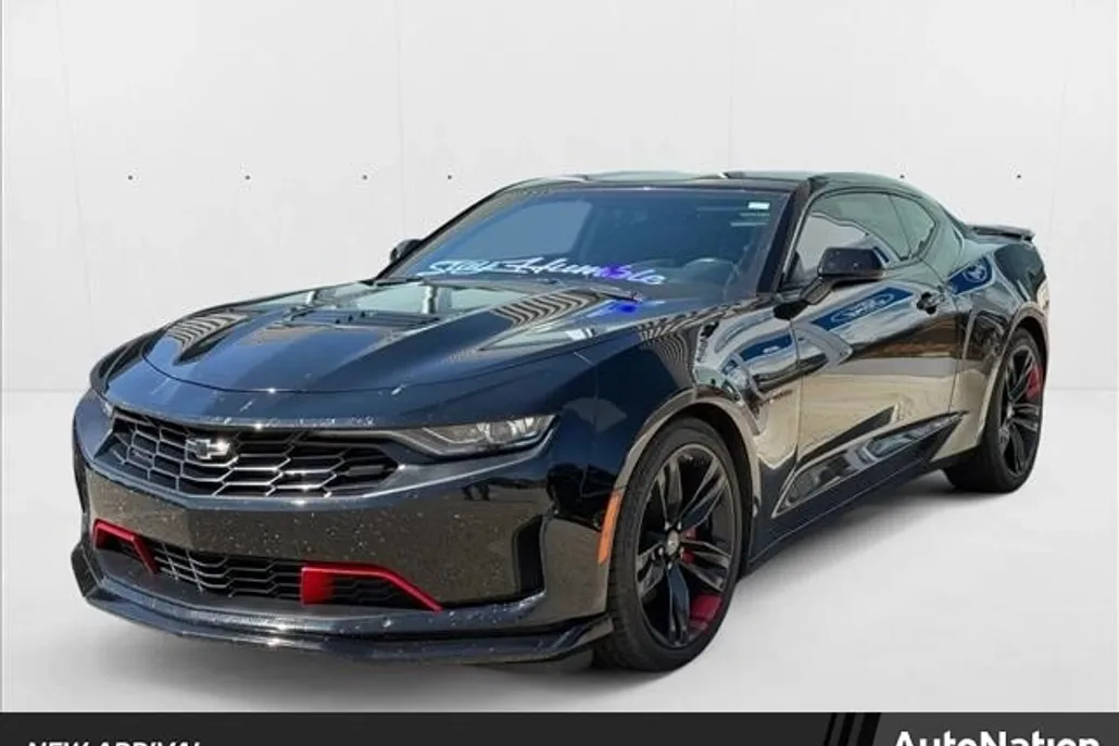 2022 Chevrolet Camaro LT1 photo 1