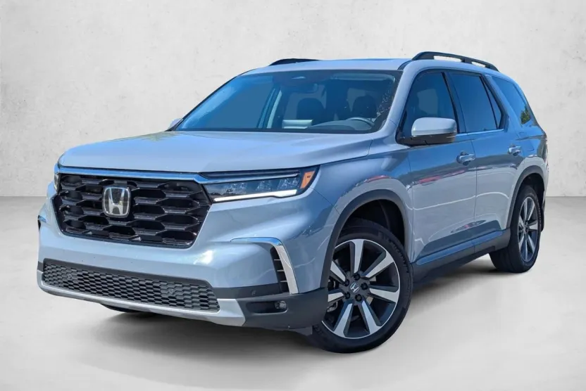 2024 Honda Pilot Touring photo 1