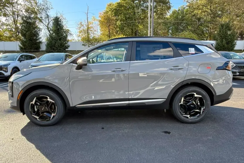 2026 Kia Sportage EX photo 1