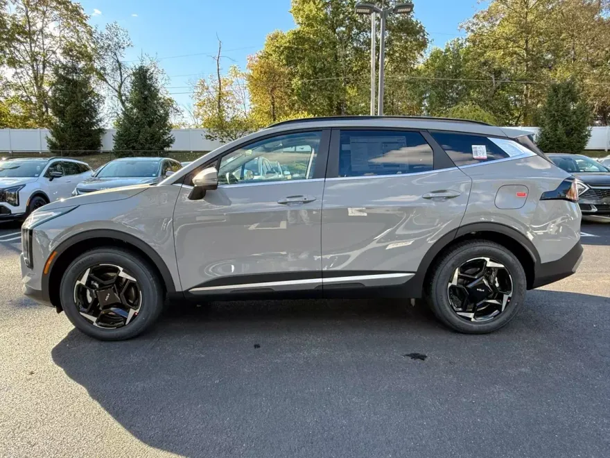 2026 Kia Sportage EX photo 1