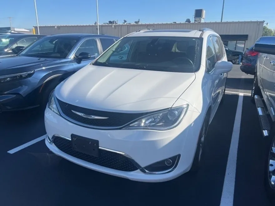 2018 Chrysler Pacifica Touring Plus photo 1