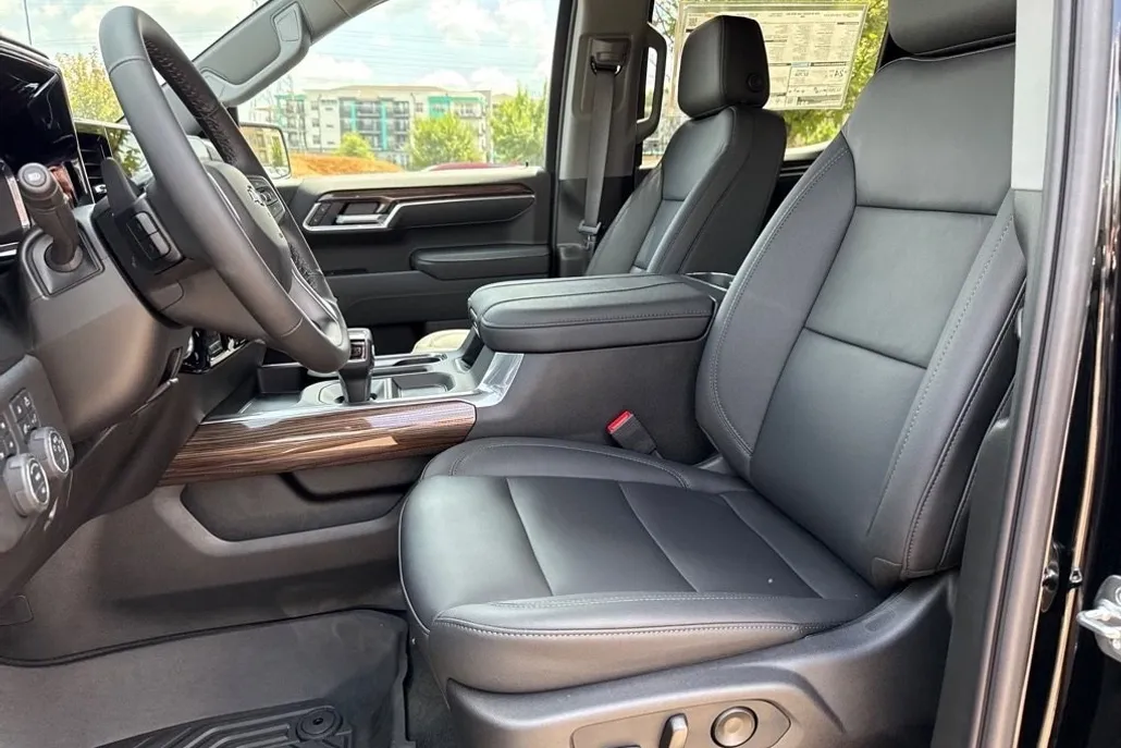 2026 Chevrolet Silverado 1500 RST photo 1