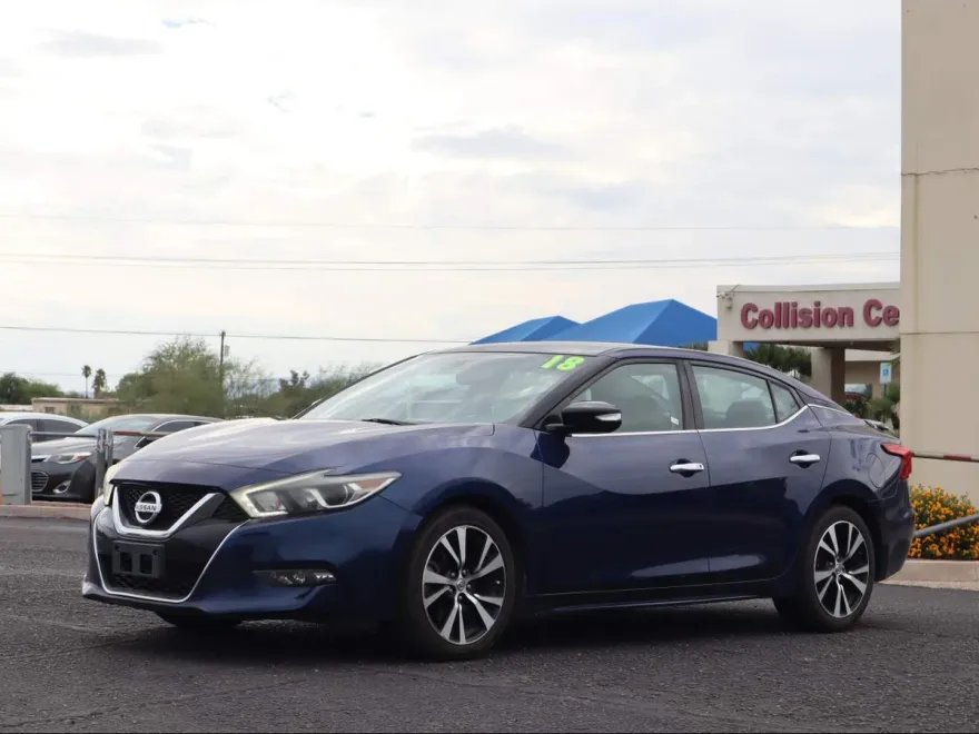2018 Nissan Maxima SV photo 1