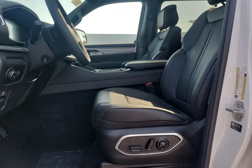 2025 Jeep Wagoneer Limited photo 1