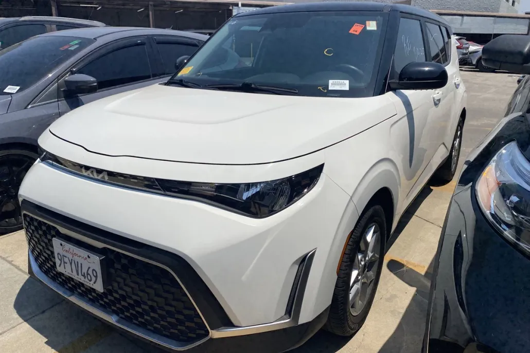 2023 Kia Soul S photo 1
