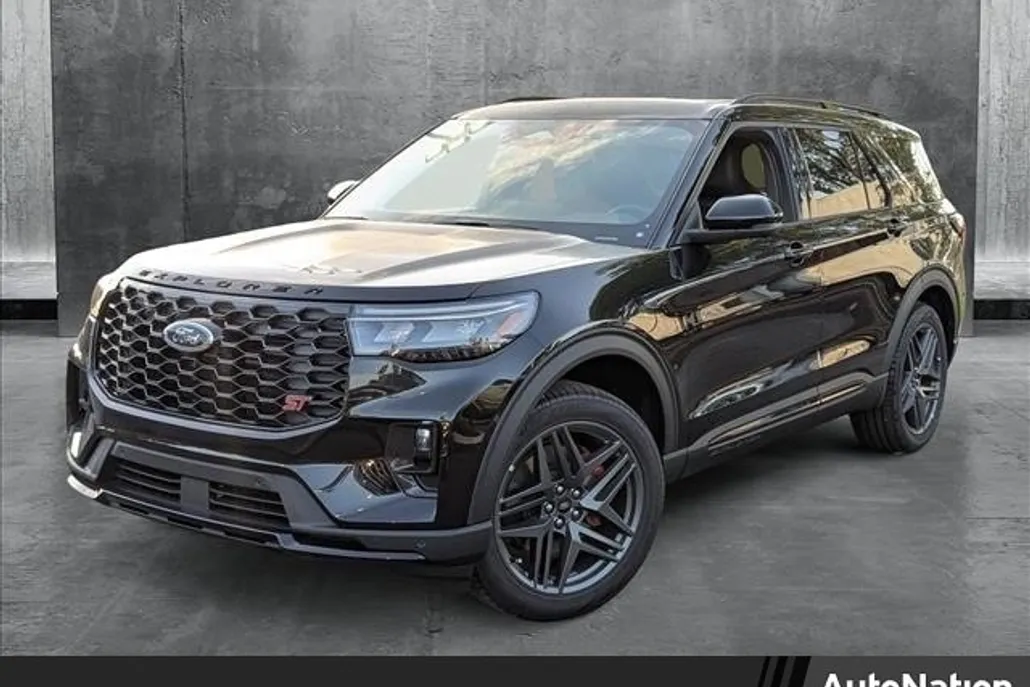 2025 Ford Explorer ST photo 1