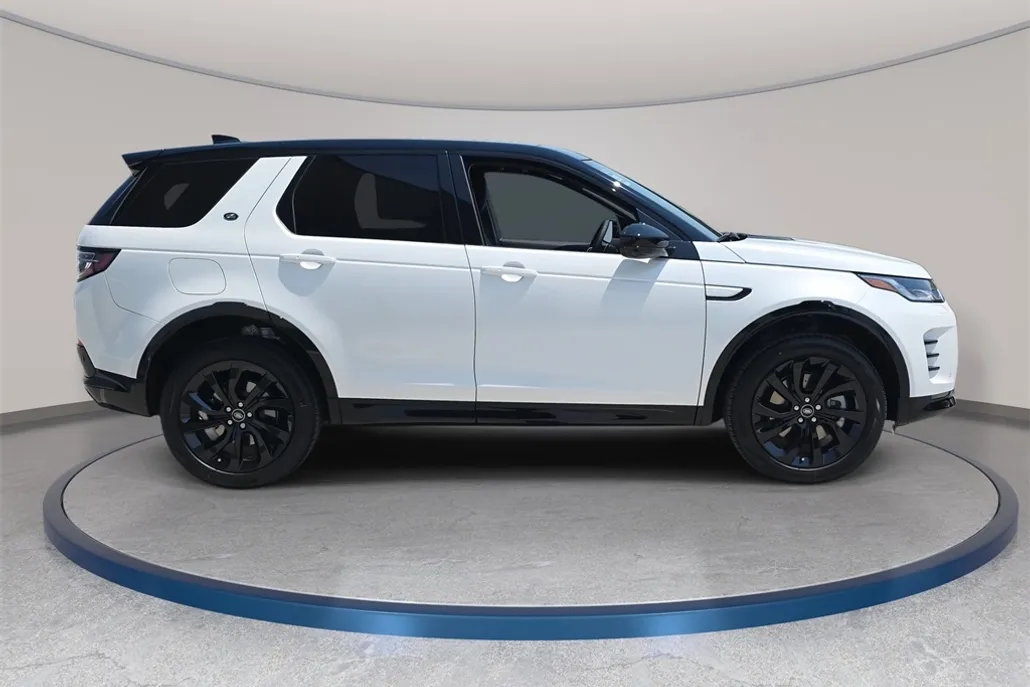 2025 Land Rover Discovery Sport SE photo 1