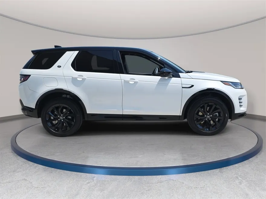 2025 Land Rover Discovery Sport SE photo 1