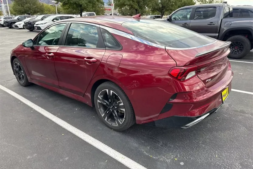 2022 Kia K5 GT-Line photo 1