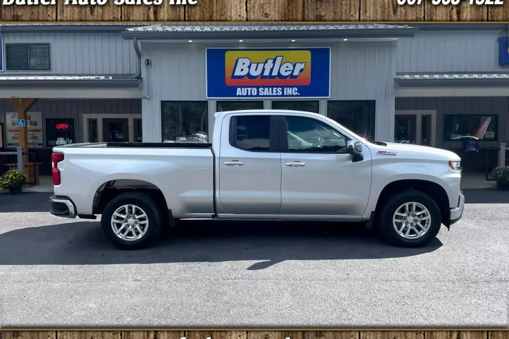2019 Chevrolet Silverado 1500 LT photo 1