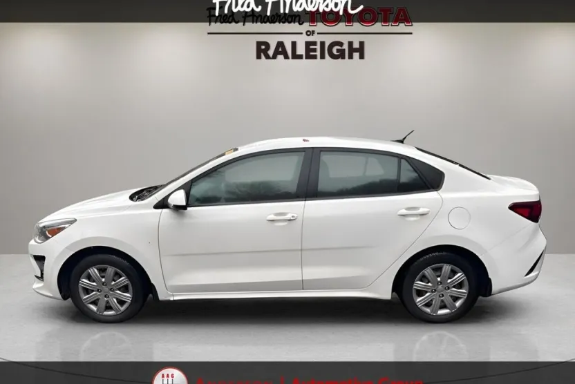 2022 Kia Rio S photo 1