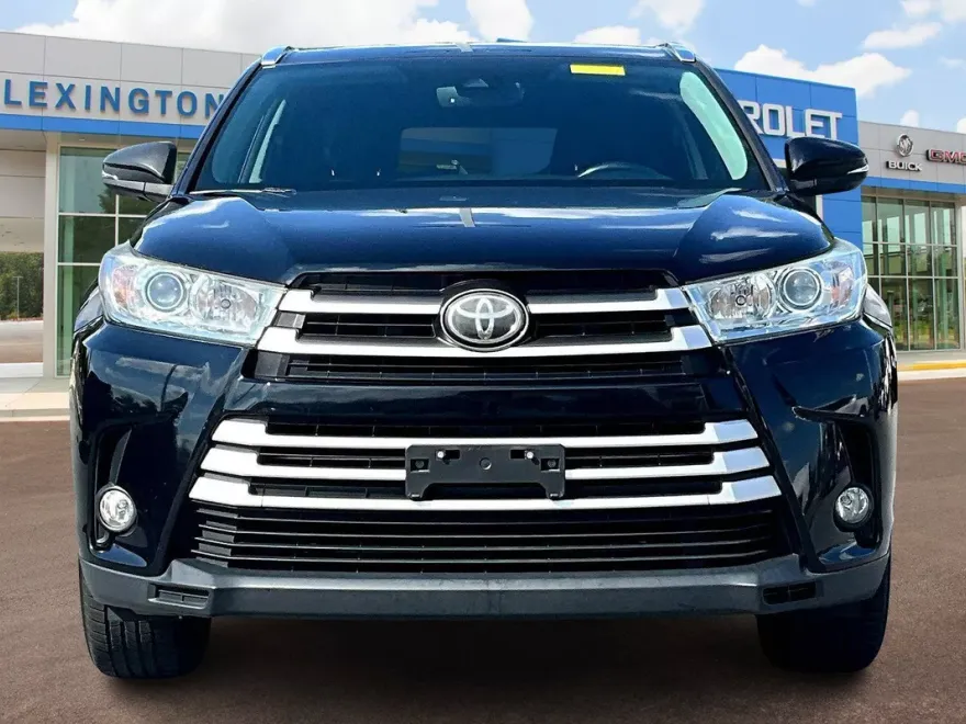 2017 Toyota Highlander XLE photo 1