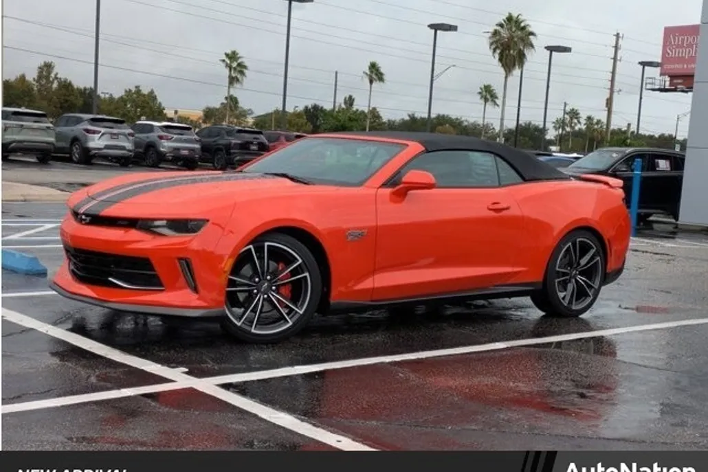 2018 Chevrolet Camaro 2LT photo 1