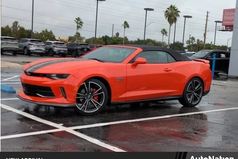 2018 Chevrolet Camaro 2LT photo 1