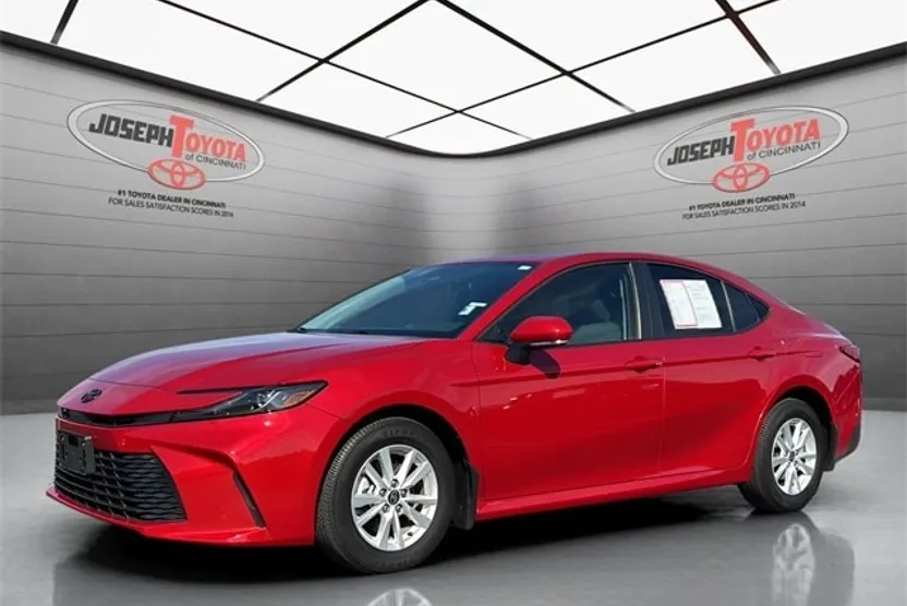2025 Toyota Camry LE photo 1