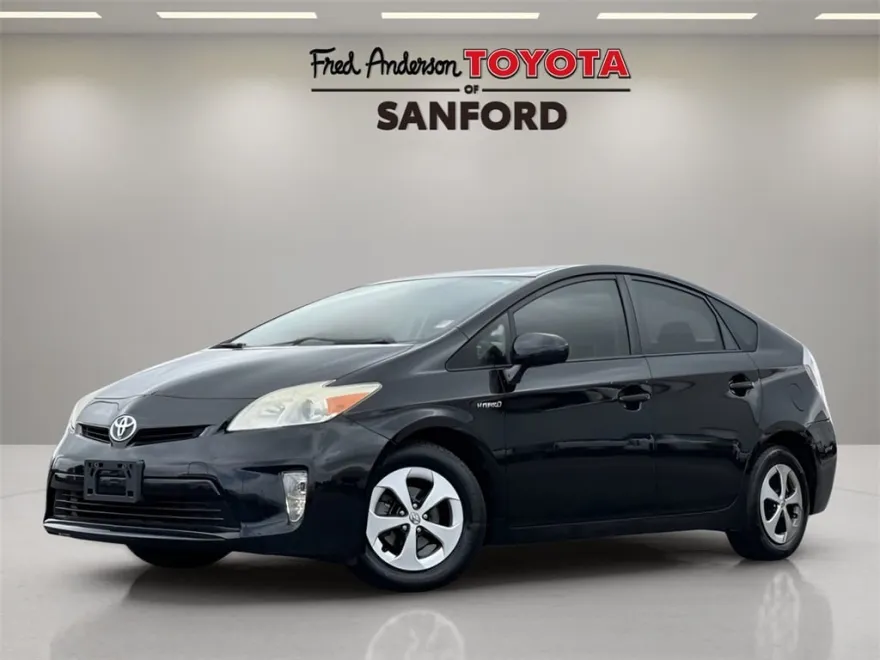 2013 Toyota Prius Four photo 1