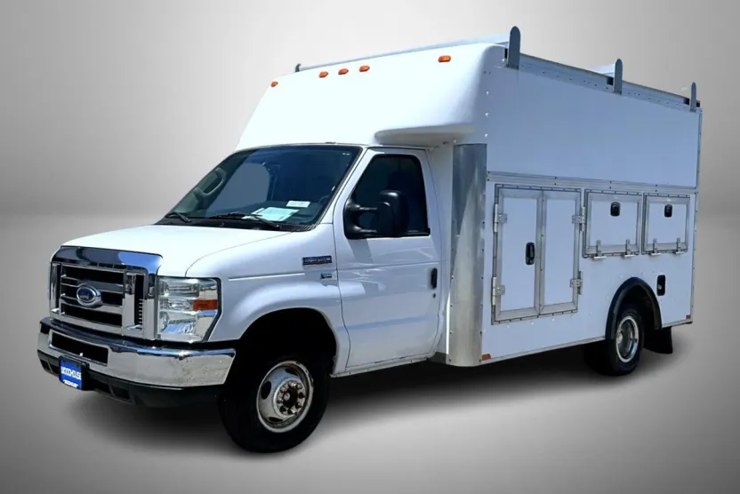 2013 Ford E-350 photo 1