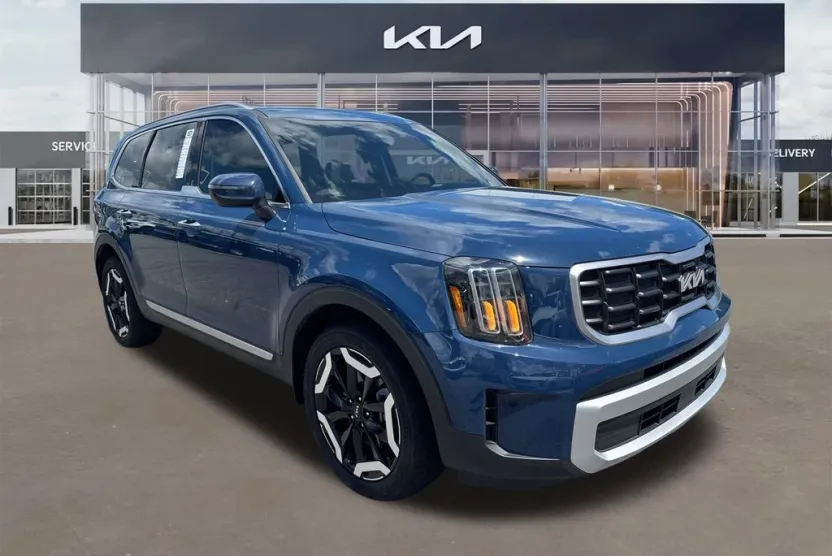 2024 Kia Telluride S photo 1