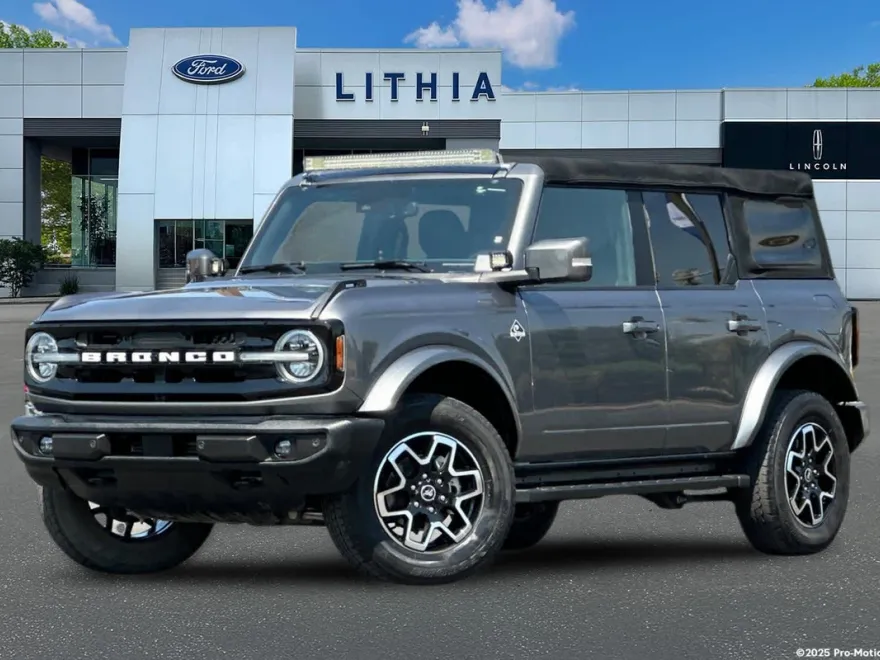 2021 Ford Bronco Outer Banks photo 1