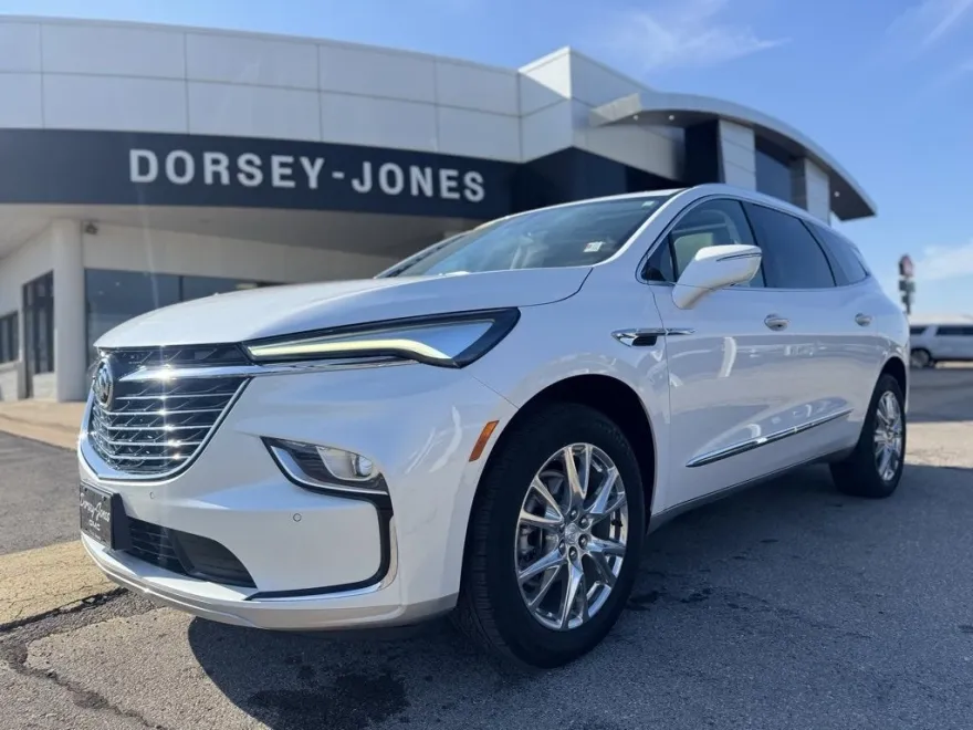 2022 Buick Enclave Essence photo 1