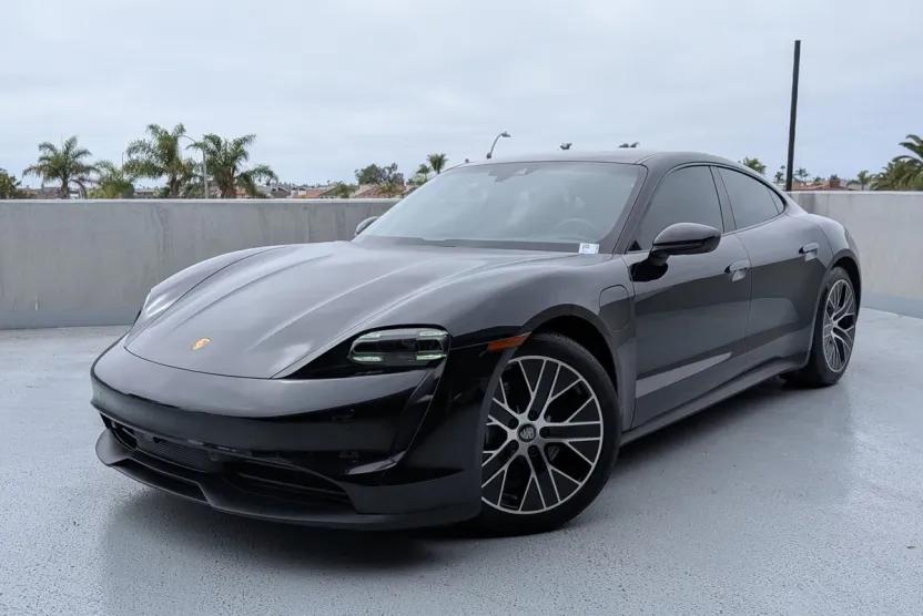 2021 Porsche Taycan photo 1