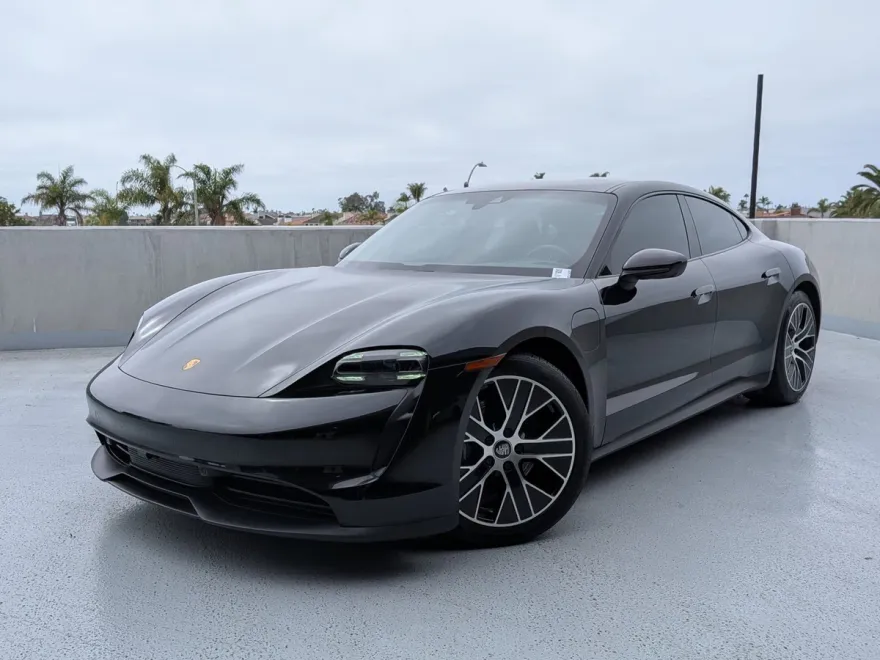 2021 Porsche Taycan photo 1