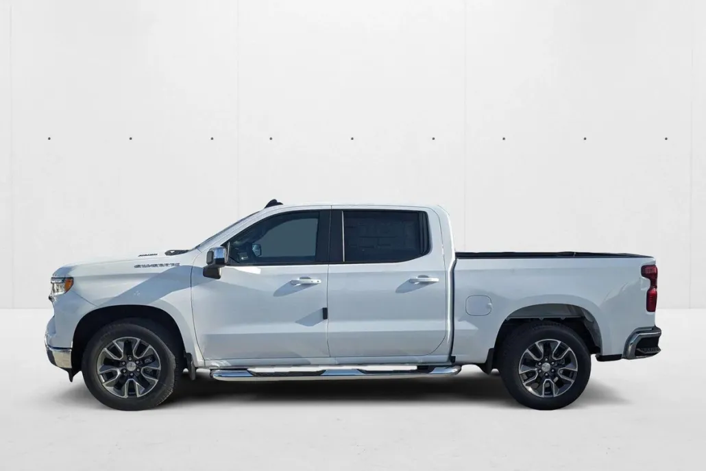 2025 Chevrolet Silverado 1500 LT photo 1