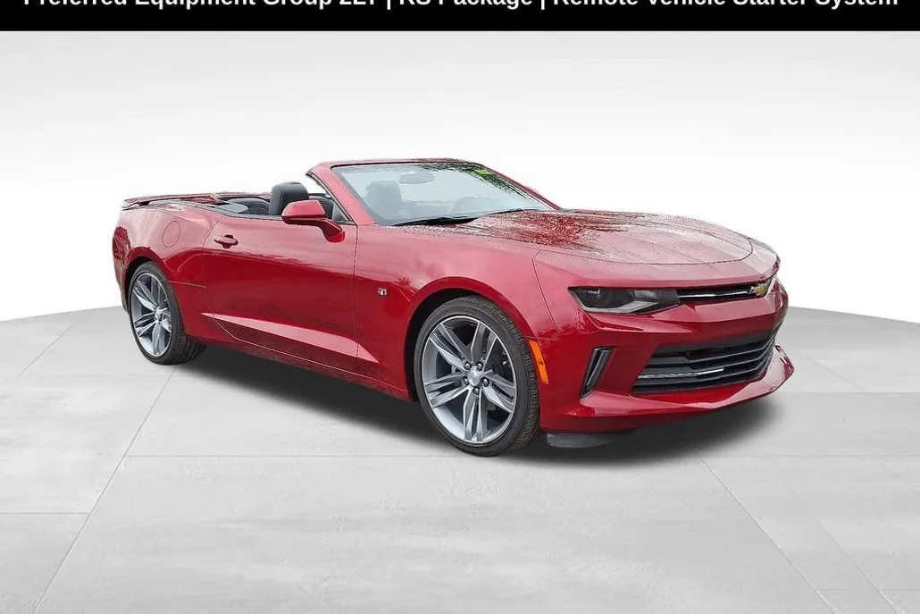 2017 Chevrolet Camaro 2LT photo 1